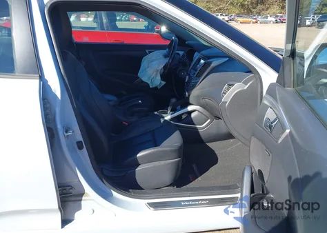 2015 Hyundai Veloster Re:flex z USA, uszkodzony, nr VIN KMHTC6AD8FU222307